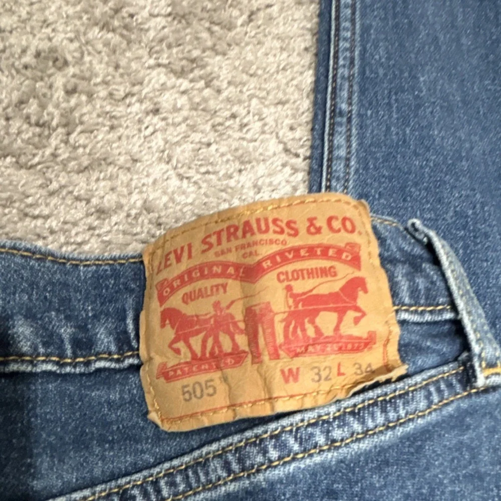 Levi's Men's Blue Denim Jeans Medium Wash Straight Leg Regular Fit Mid Rise - Picture 4 of 9